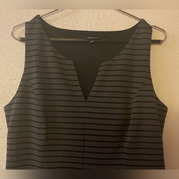 TORRID Grey with Black textured stripes, sleeveless, fit and flare size 0 - Picture 4 of 12